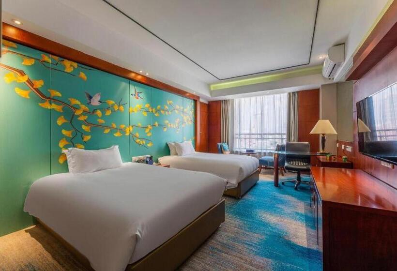Starway Hotel Nanchang Honggu Middle Avenue Qiushui Square