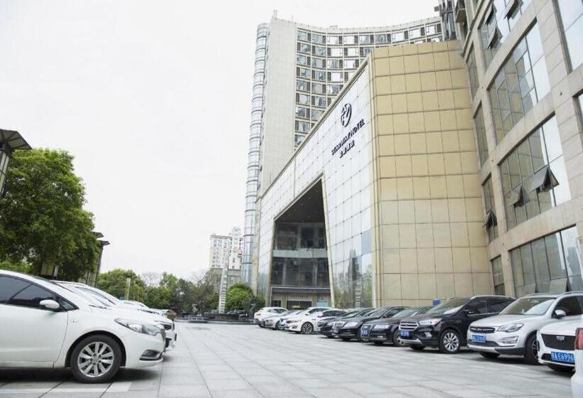 Starway Hotel Nanchang Honggu Middle Avenue Qiushui Square