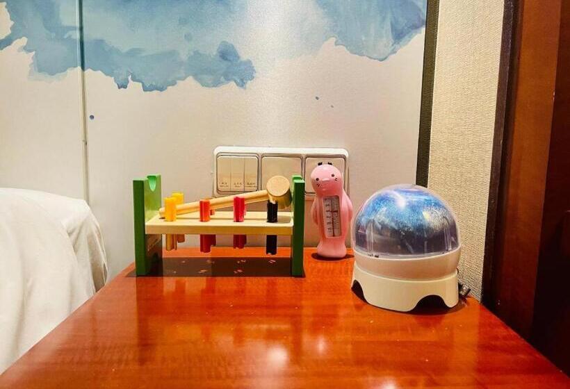 Starway Hotel Nanchang Honggu Middle Avenue Qiushui Square