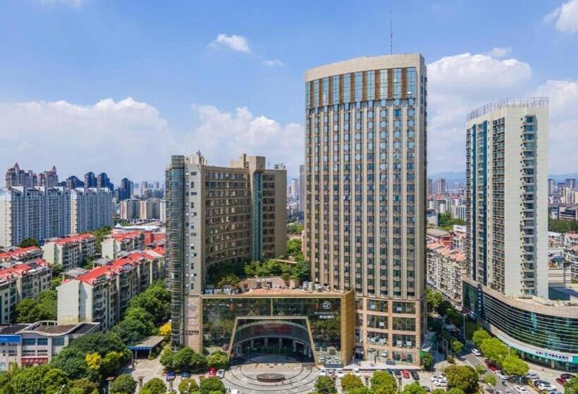 Starway Hotel Nanchang Honggu Middle Avenue Qiushui Square