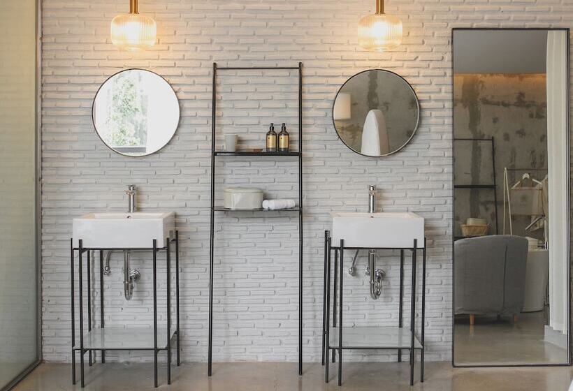 هتل Sundance Dayclub Hua Hin