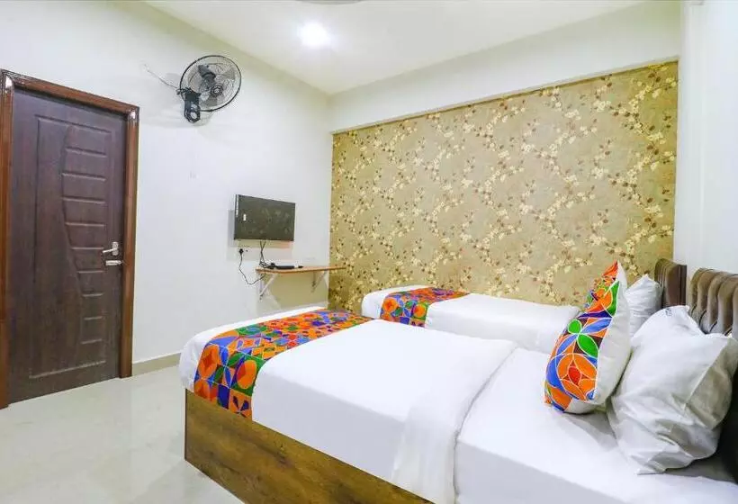 Fabhotel E City Inn   3km From Infosys Campus
