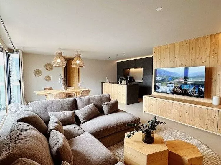 4 Monkeys Apartments