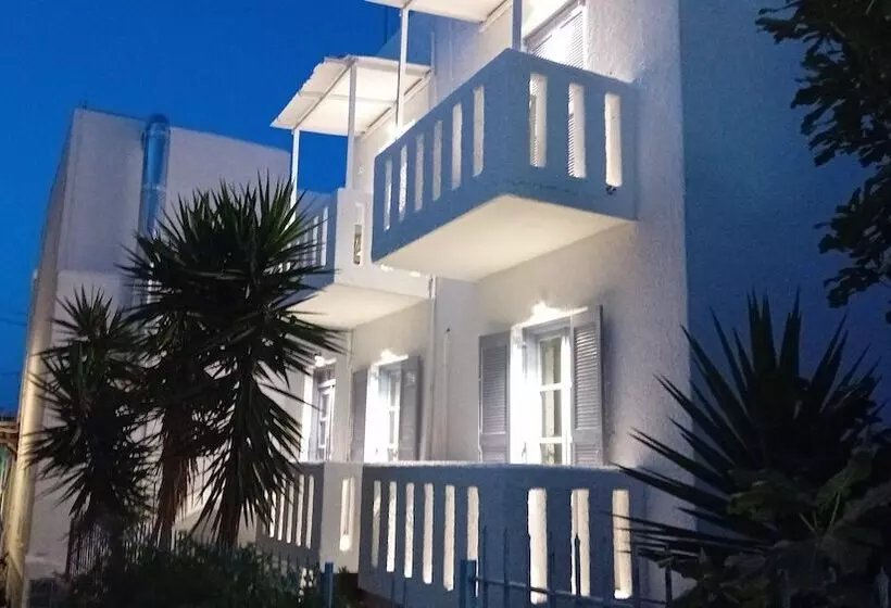 ユースホステル Eleios Hotel Serifos