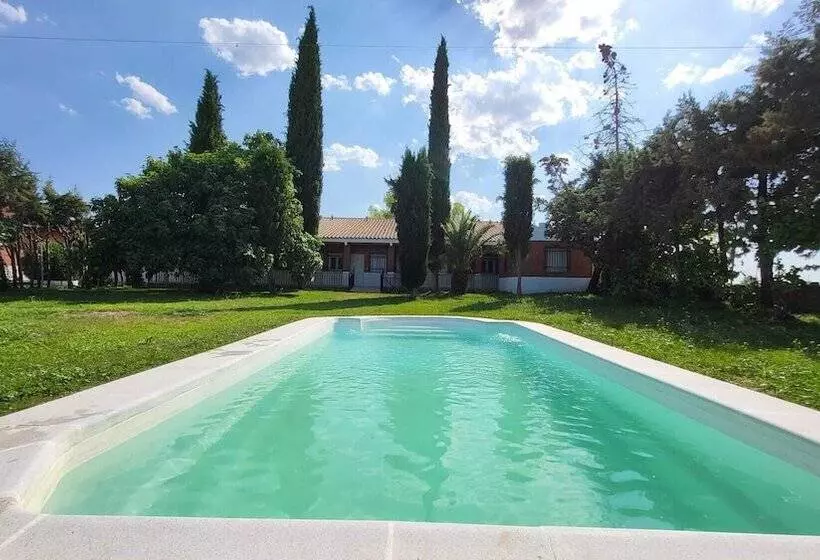 Retkeilymaja Hostal San Martin De Montalbán