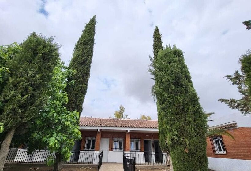 Общежитие Hostal San Martin De Montalbán