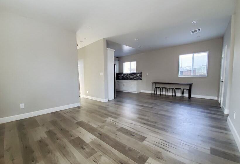 旅馆 Modern Homestay