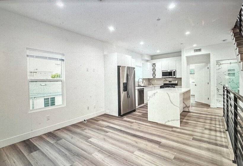 旅馆 Modern Homestay