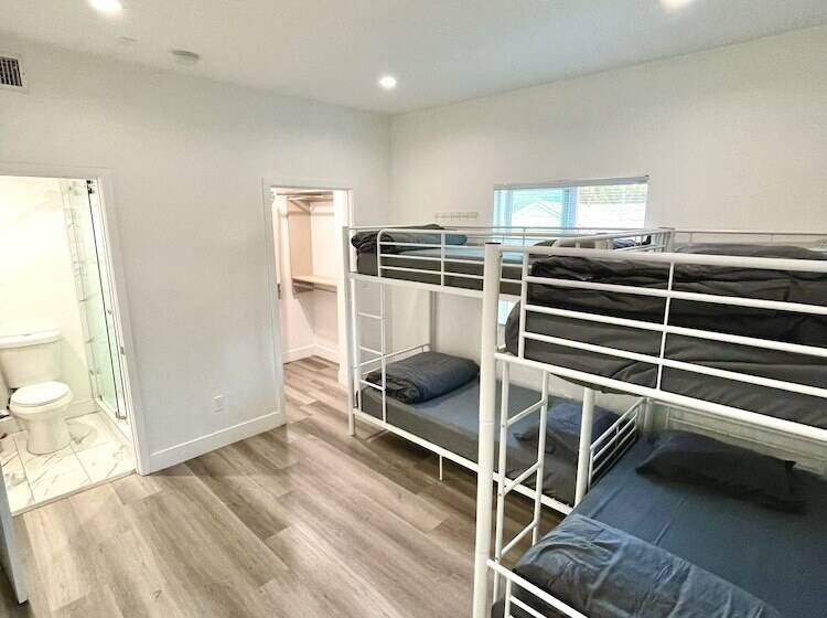 旅馆 Modern Homestay