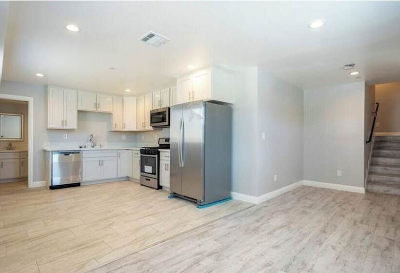 فندق صغير Modern Homestay