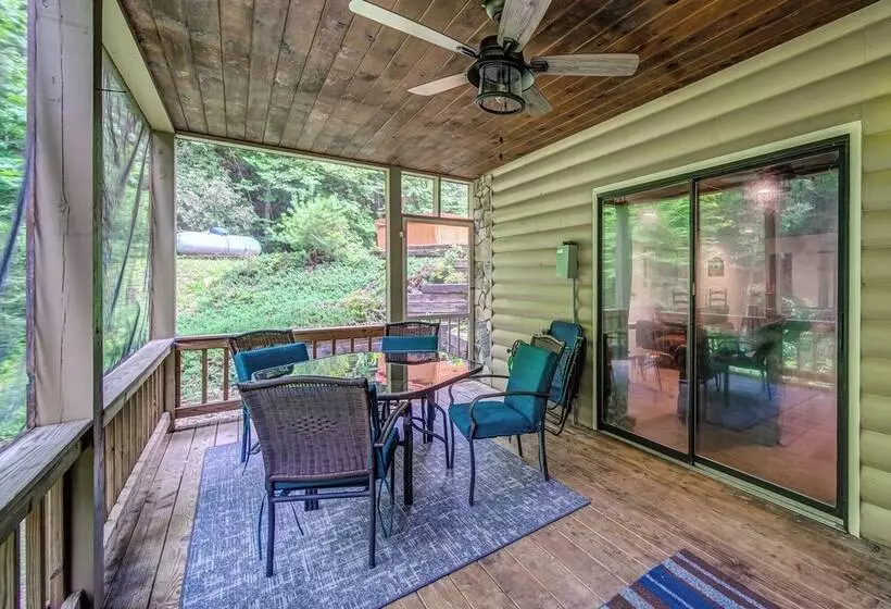 Bear Track Falls Peaceful, Quiet Mtn. Retreat!