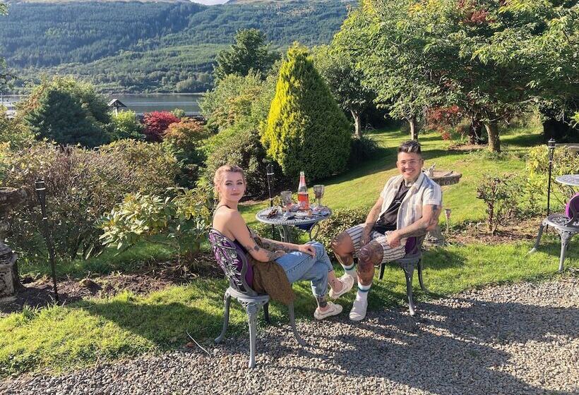 Bed and Breakfast G83 7ab