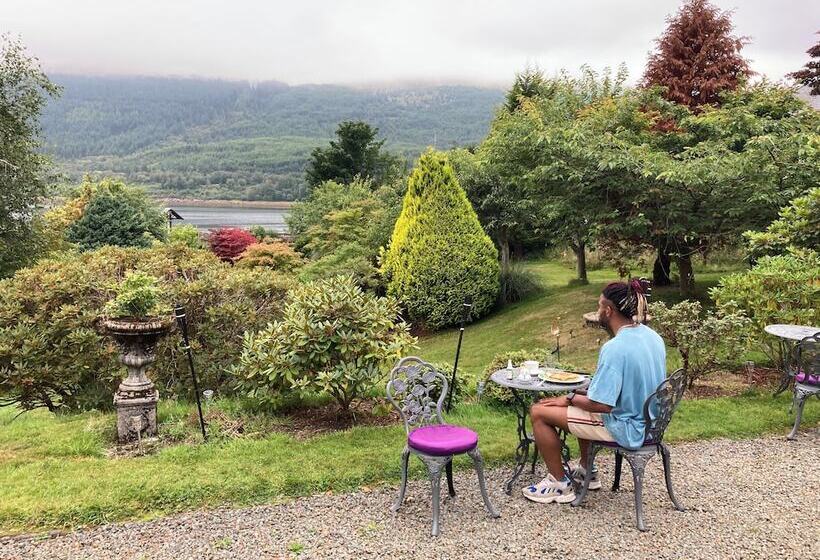 Bed and Breakfast G83 7ab