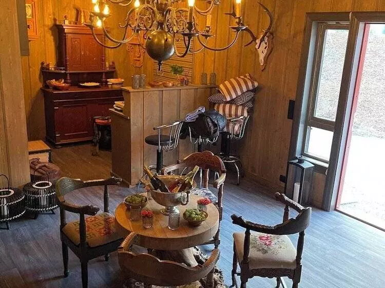 ベッドアンドブレックファースト Reinheimen Lodge