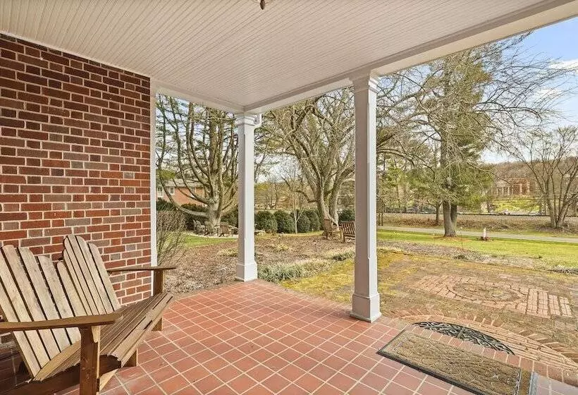 Aamiaismajoitus (B&B) The Emory House