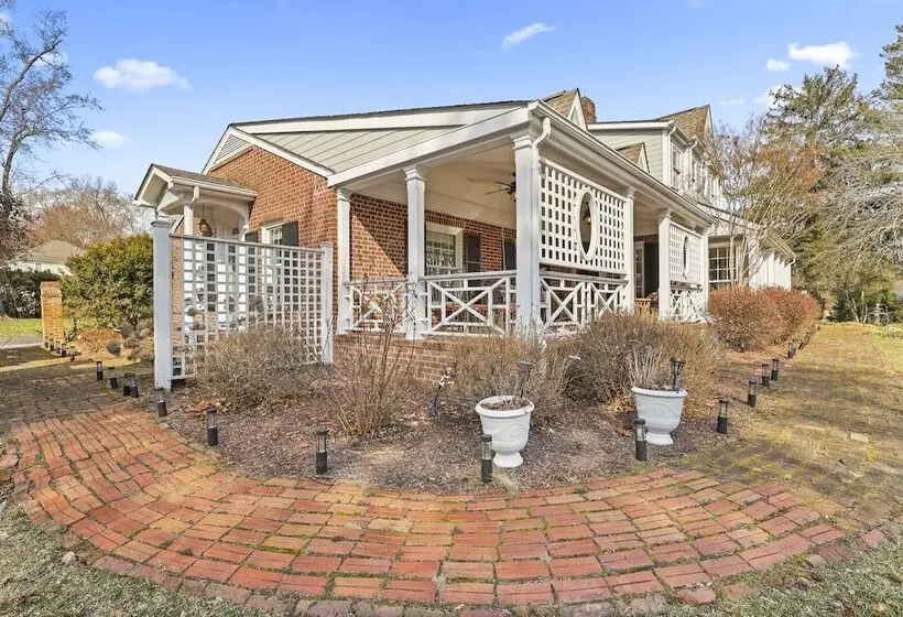 Aamiaismajoitus (B&B) The Emory House