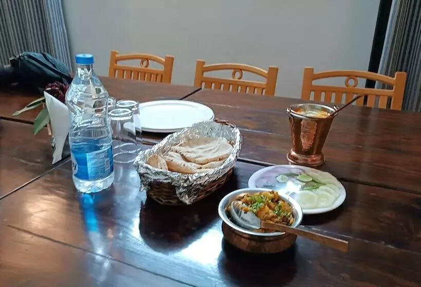 Aamiaismajoitus (B&B) The Himalayan Living Whistling Pines