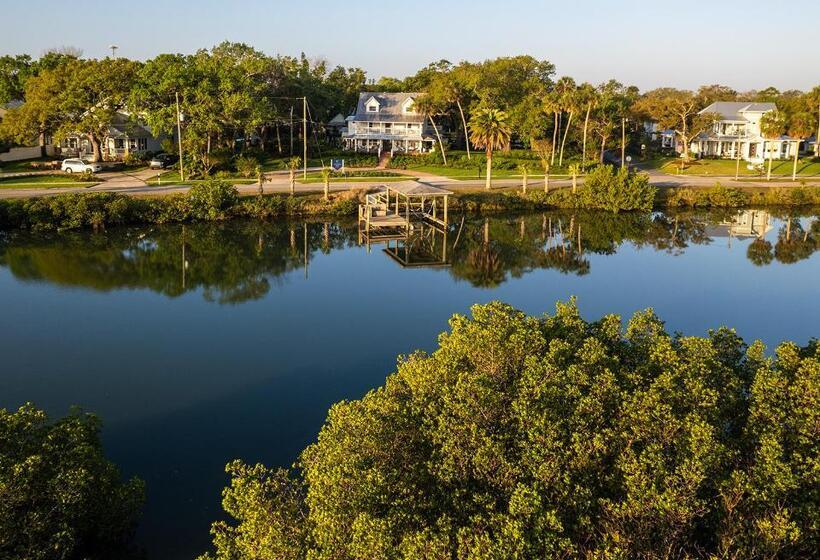 Bed and Breakfast Victoria 1883