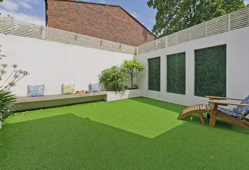 Family Home In Battersea By Underthedoormat