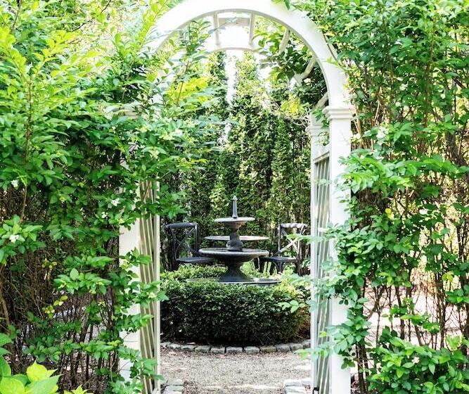 مسافرخانه The Swain House At 21 Broad