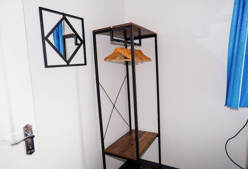 ホテル 5bed Spacious House Free Parking