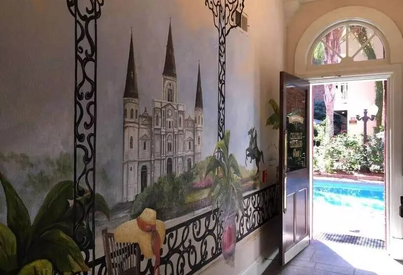 هتل Chateau Orleans