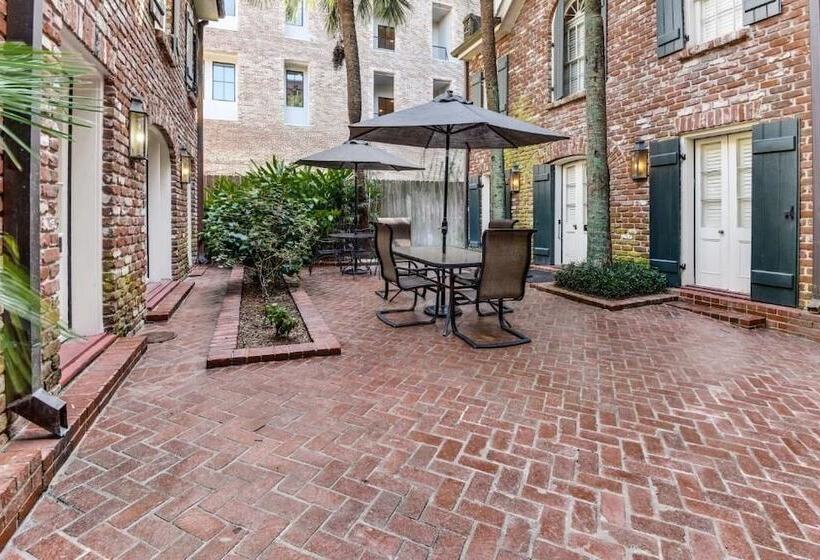 Hotel Chateau Orleans