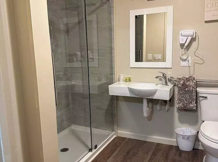 Hotelli Crater Lake Gateway   Hwy 140