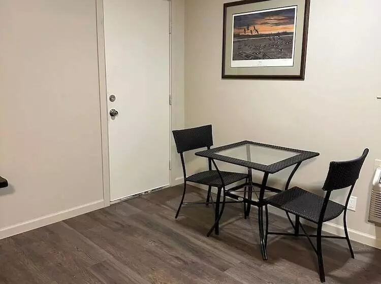 Hotelli Crater Lake Gateway   Hwy 140