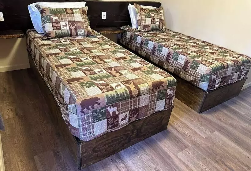 Hotelli Crater Lake Gateway   Hwy 140