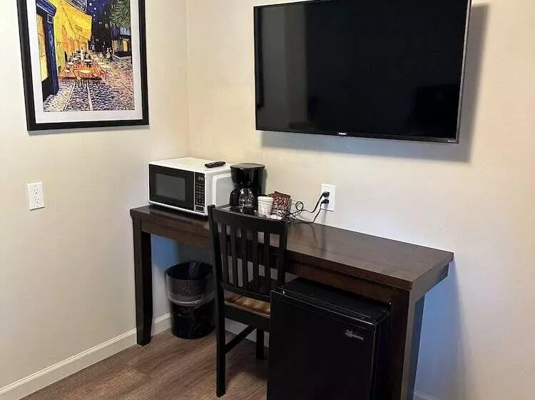 Hotelli Crater Lake Gateway   Hwy 140