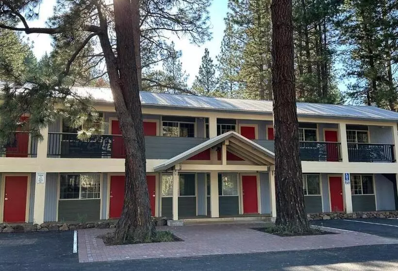 Hotelli Crater Lake Gateway   Hwy 140