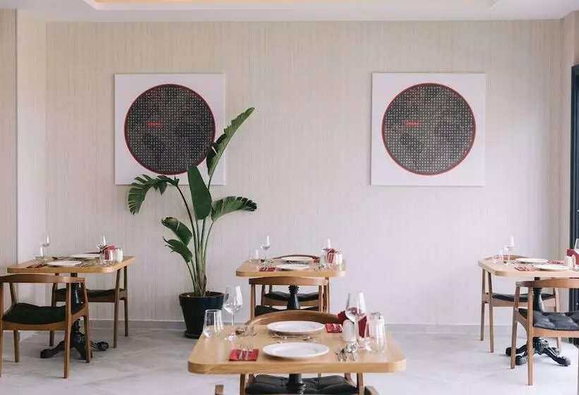 Hotelli Ramada By Wyndham Cesme