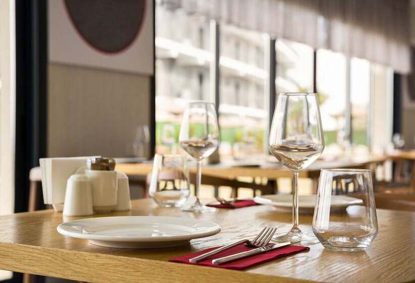 فندق Ramada By Wyndham Cesme