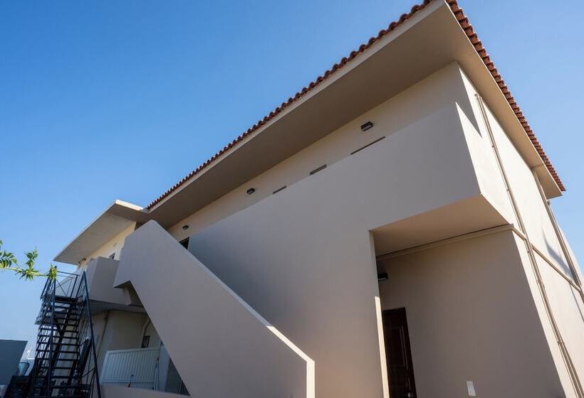 هتل Seaside Living