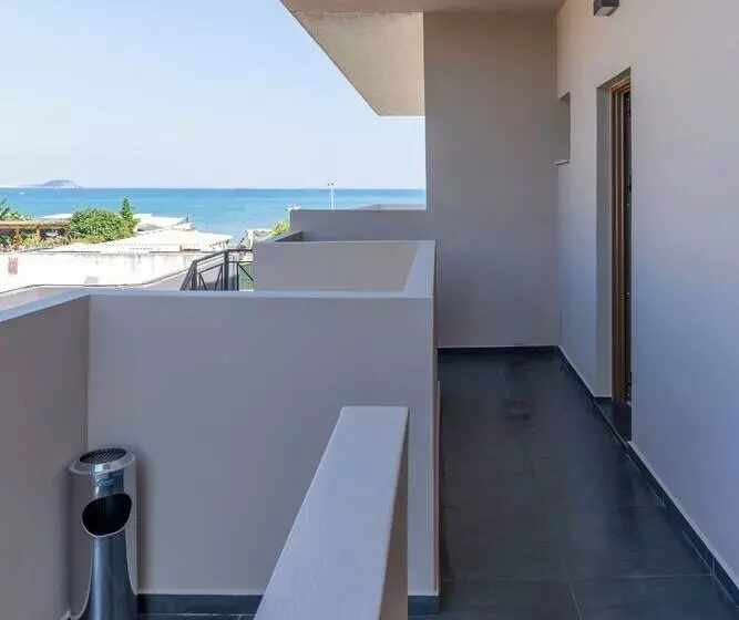 هتل Seaside Living