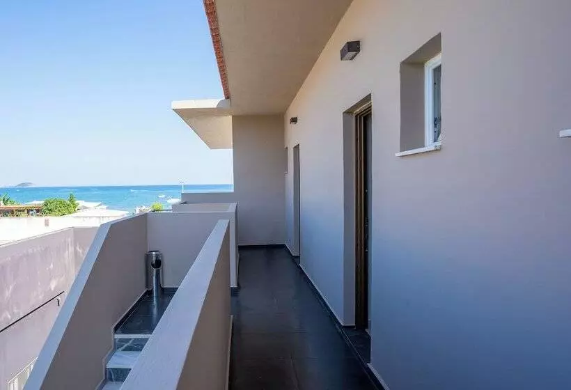 هتل Seaside Living