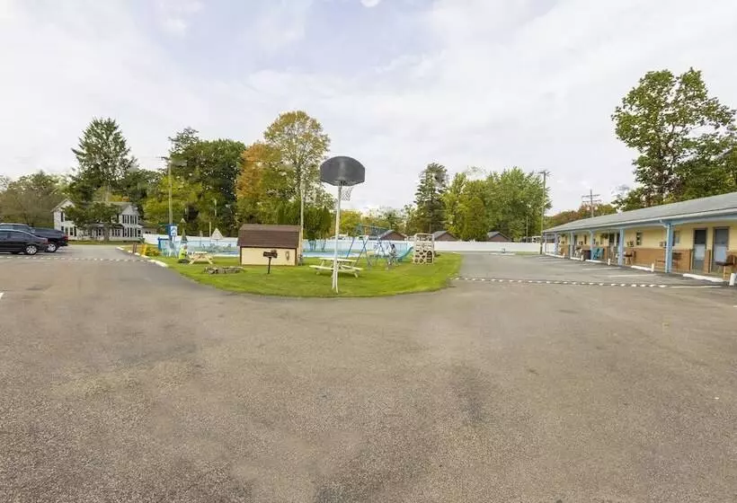 Parkside Motel By Oyo Meadville Conneaut Lake