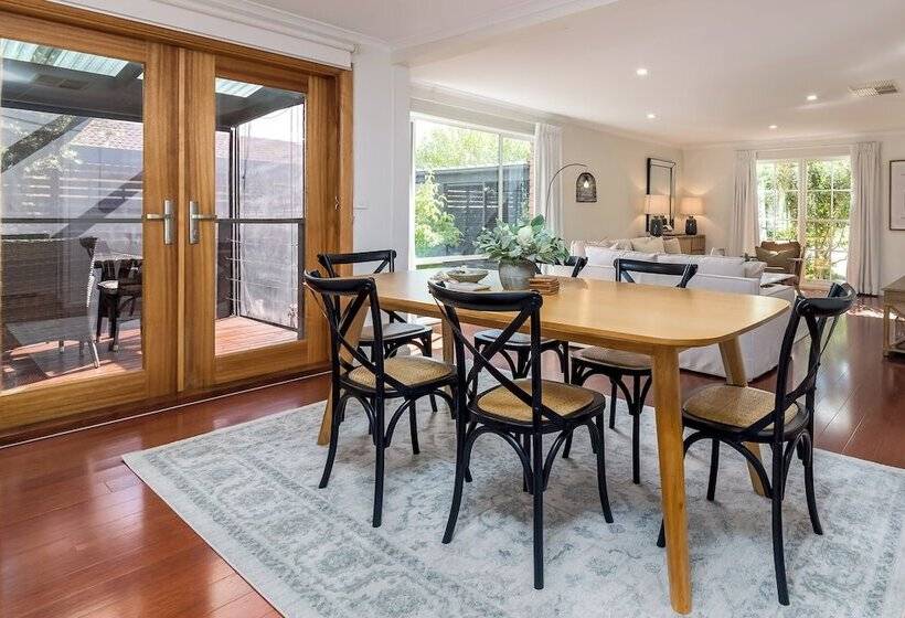 Pension Modern 3br In Macquarie