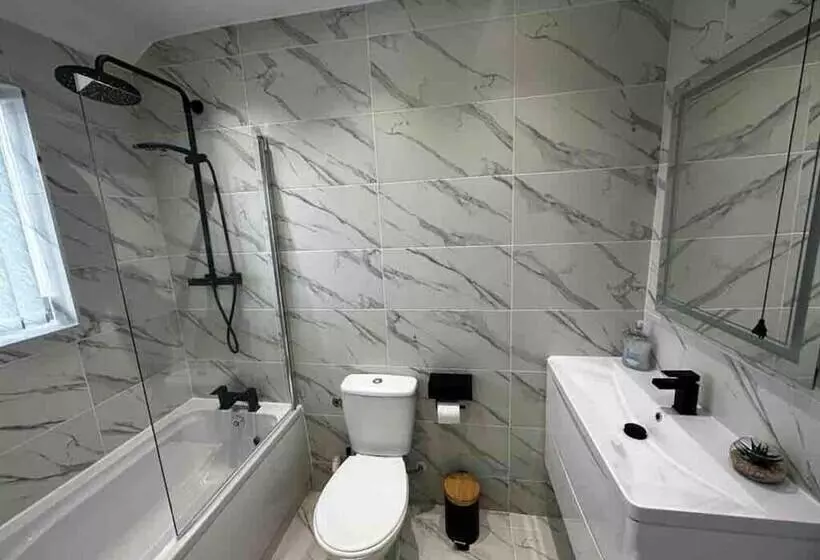 レジデンス Lovely 3 Bed House Near Birmingham Airport & Nec