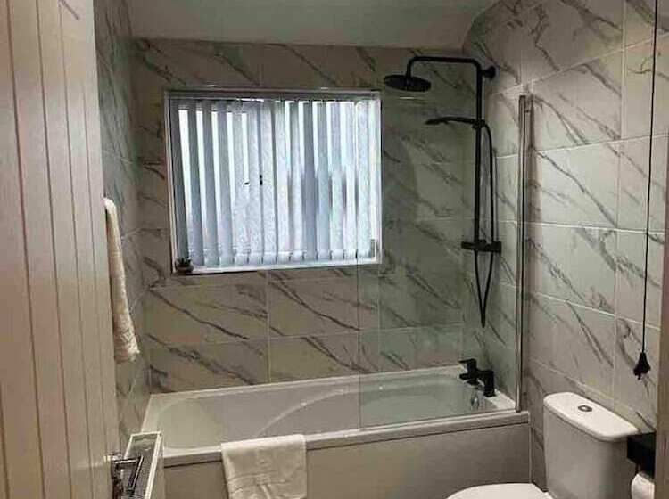 דירת נופש Lovely 3 Bed House Near Birmingham Airport & Nec