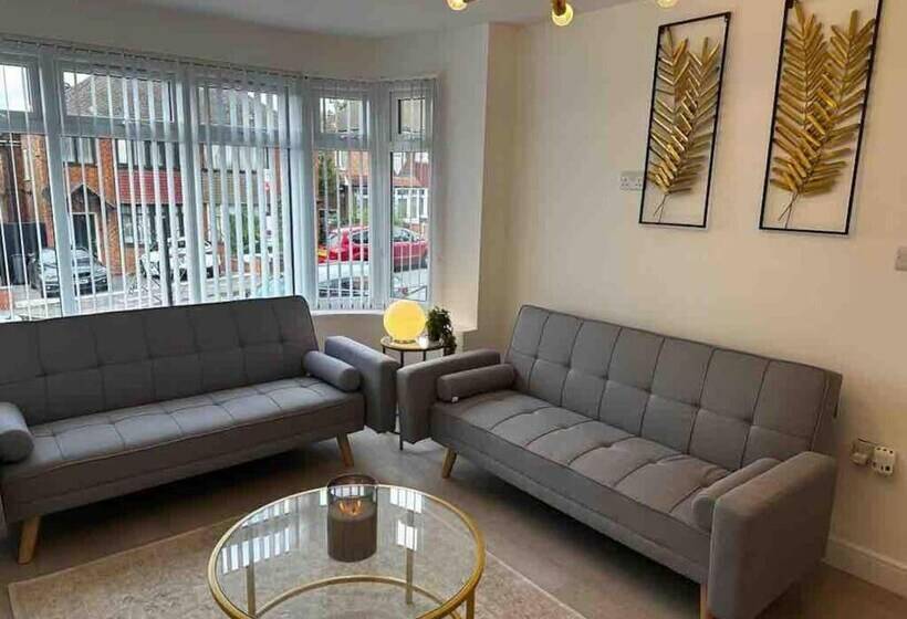 דירת נופש Lovely 3 Bed House Near Birmingham Airport & Nec