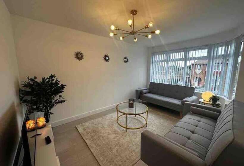 דירת נופש Lovely 3 Bed House Near Birmingham Airport & Nec