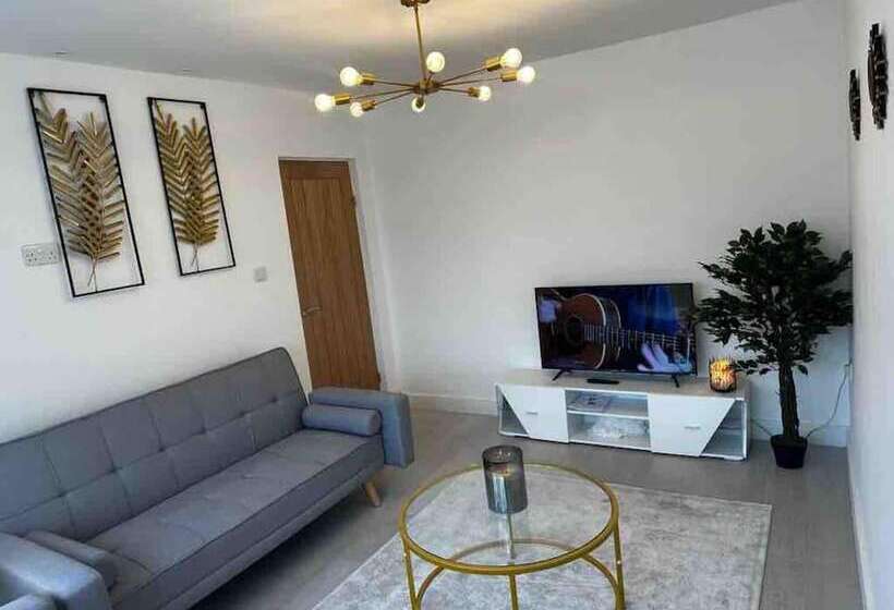 דירת נופש Lovely 3 Bed House Near Birmingham Airport & Nec