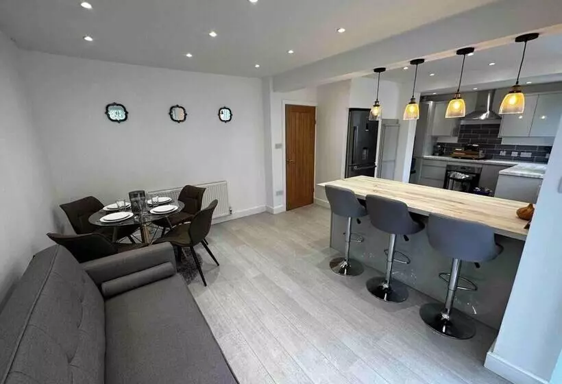 レジデンス Lovely 3 Bed House Near Birmingham Airport & Nec