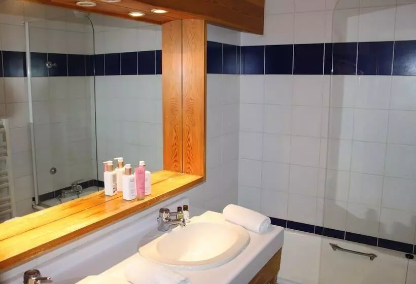 اقامتگاه Résidence Alpina Lodge By Valdiski