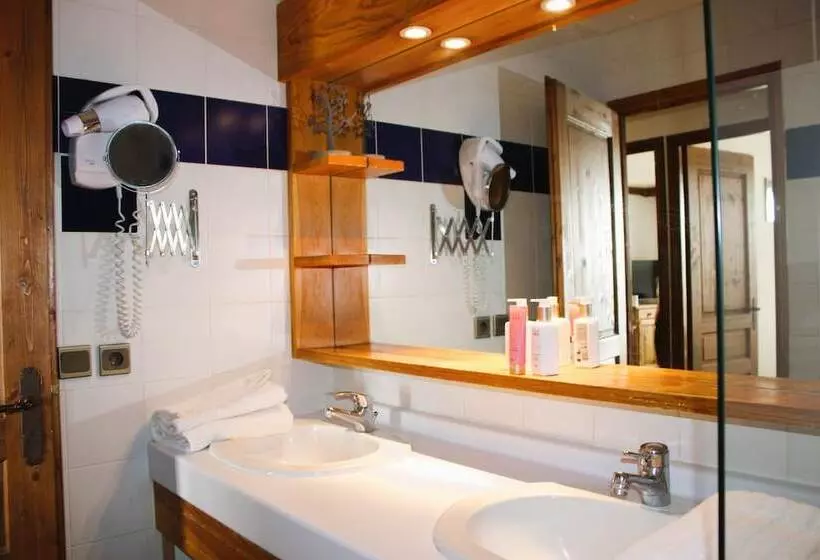 اقامتگاه Résidence Alpina Lodge By Valdiski