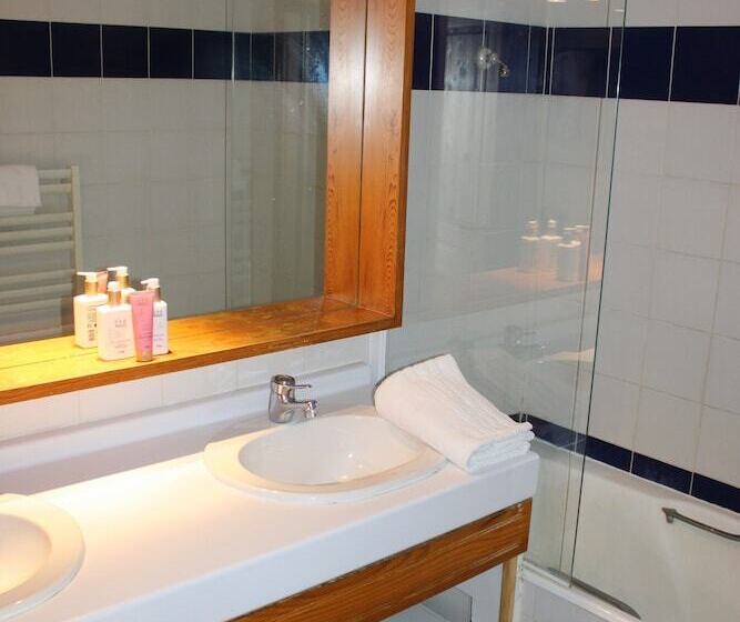 اقامتگاه Résidence Alpina Lodge By Valdiski