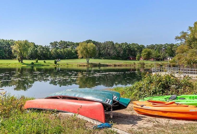 منتجع Christmas Mountain Campground