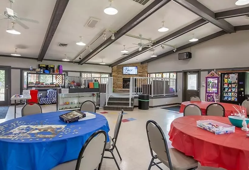 Lomakeskus Christmas Mountain Campground